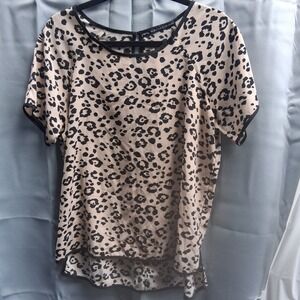 Harlowe &‎ Graham Leopard Print Women's Blouse Medium Short Sleeve Keyhole Back